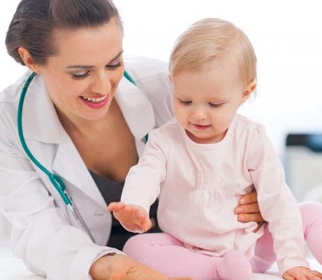 Il bambino richiede un’attenzione medica maggiore e più mirata non solo all’aspetto puramente clinico, ma anche a quello umano e psicologico